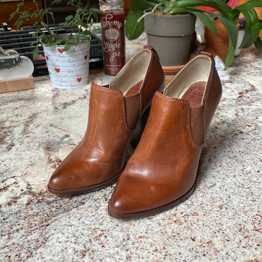 Frye Genuine Leather Booties in Brown with a stacked heel, size 7
